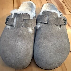 Birkenstock Light Gray Suede Shearling Boston Clogs